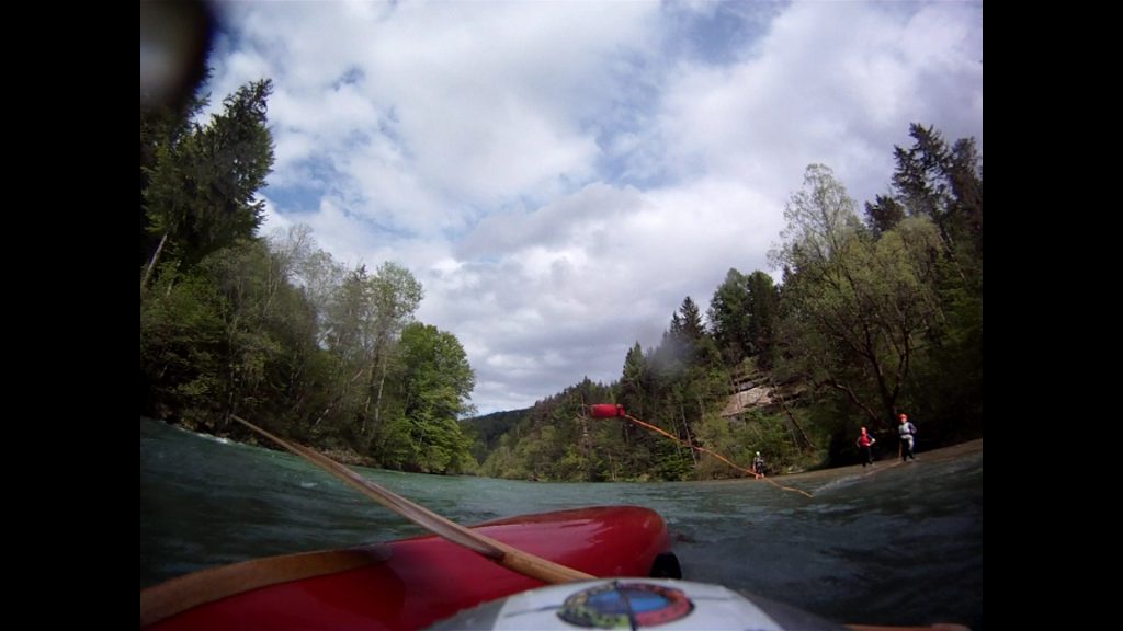 Fließwasser Bergemanöver SIcherheitseinrichtungen entern und Bergen all das passiert hier in einem geschützem Umfeld mit perfekter AUsrüstung